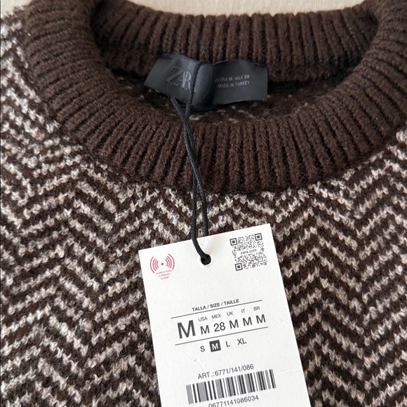 Zara Men's Brown and Cream Crewneck Sweater - Picture 2 of 2